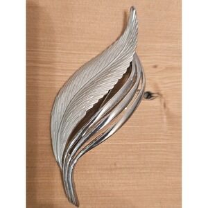 Vintage Silver Tone Large Leaf Textured Brooch Pin‎ Fall Jewelry